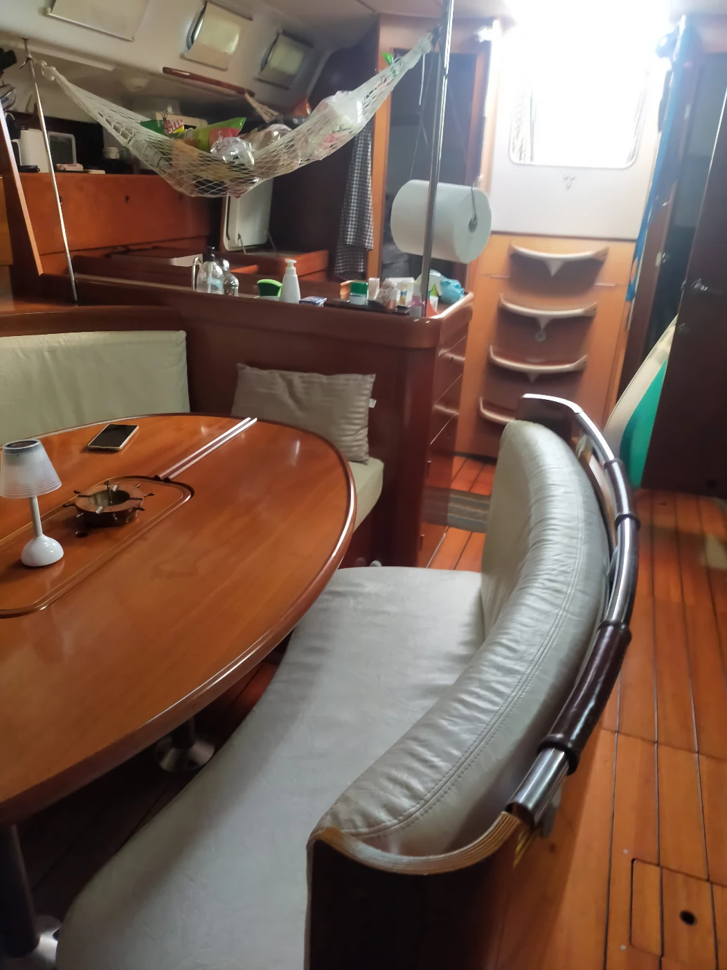 Beneteau First 47.7 (interior)