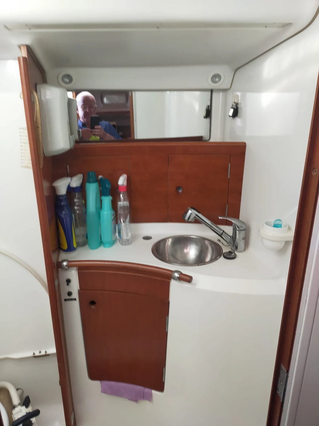Beneteau First 47.7 (interior)
