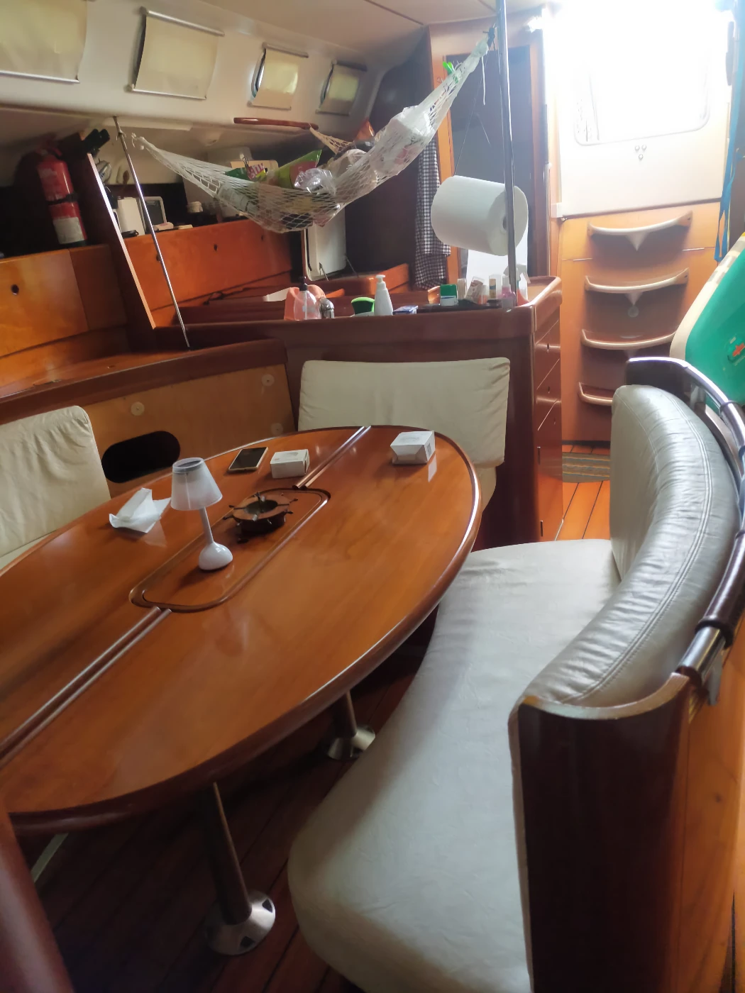 Beneteau First 47.7 (interior)