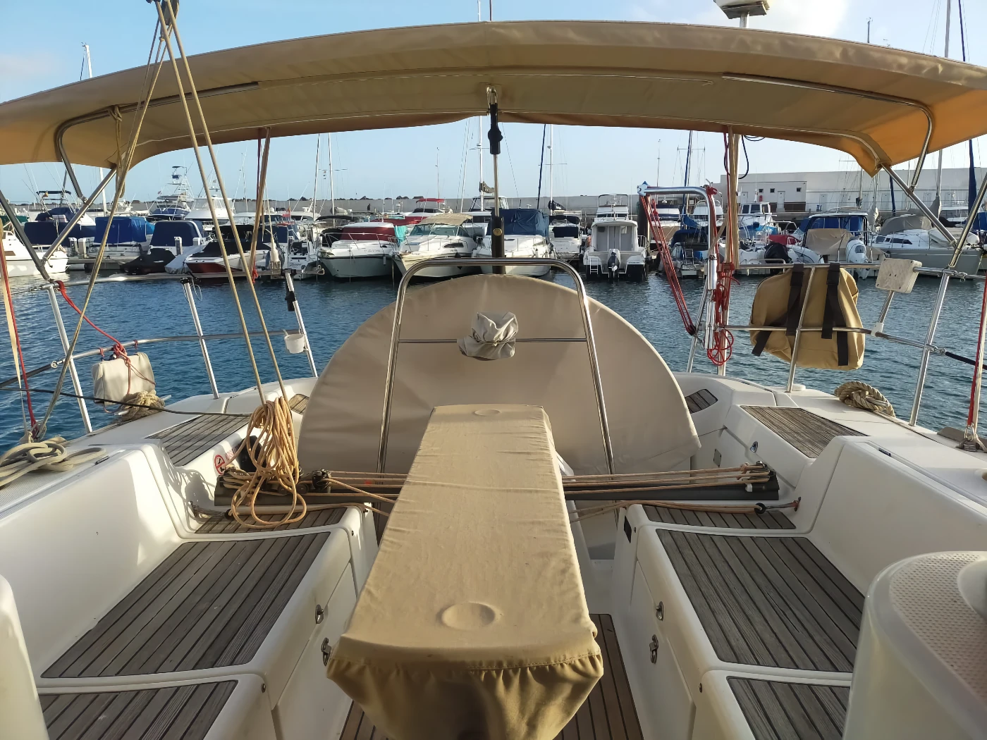 Beneteau First 47.7 (interior)